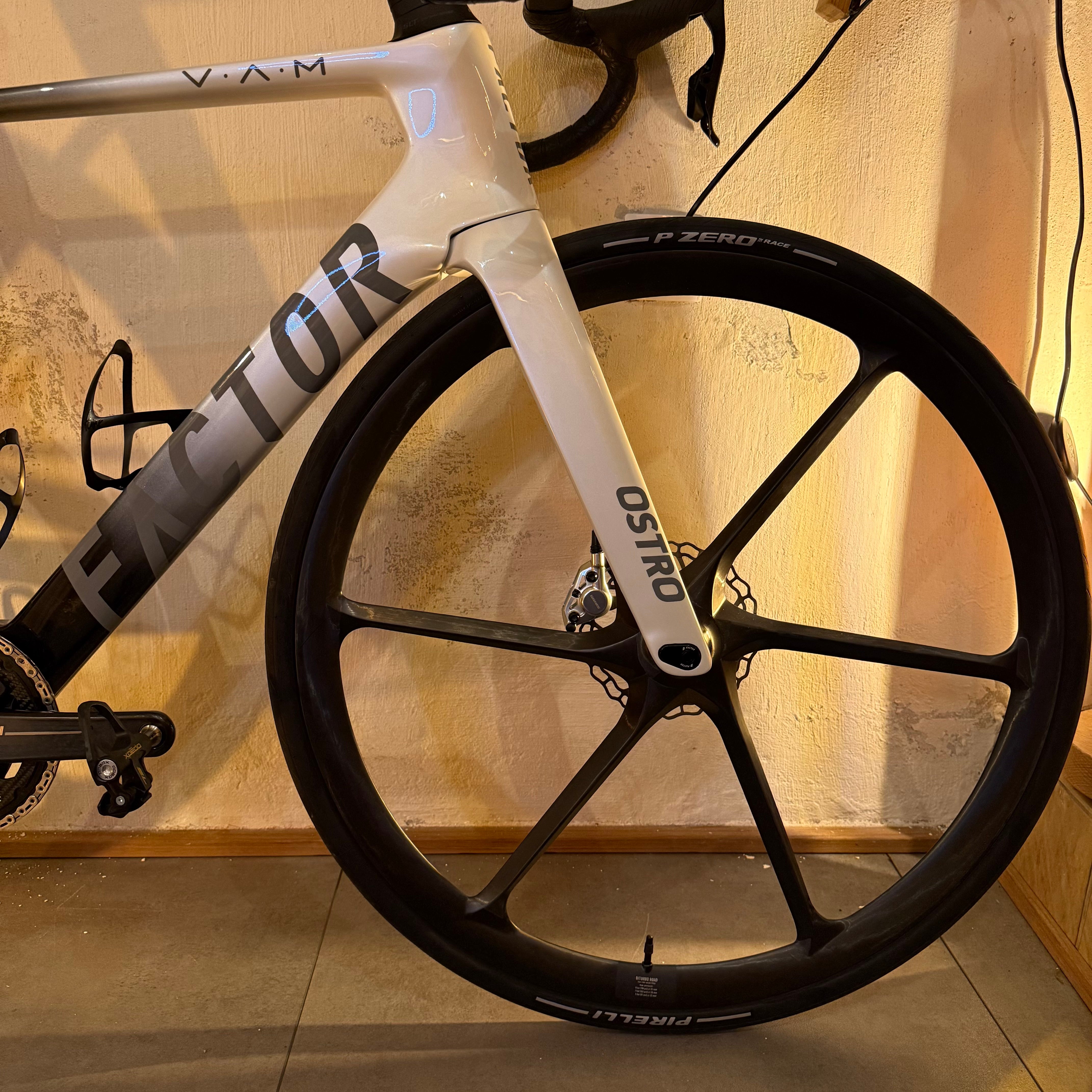 Factor OSTRO VAM 2.0 Custom Prismastudio SRAM