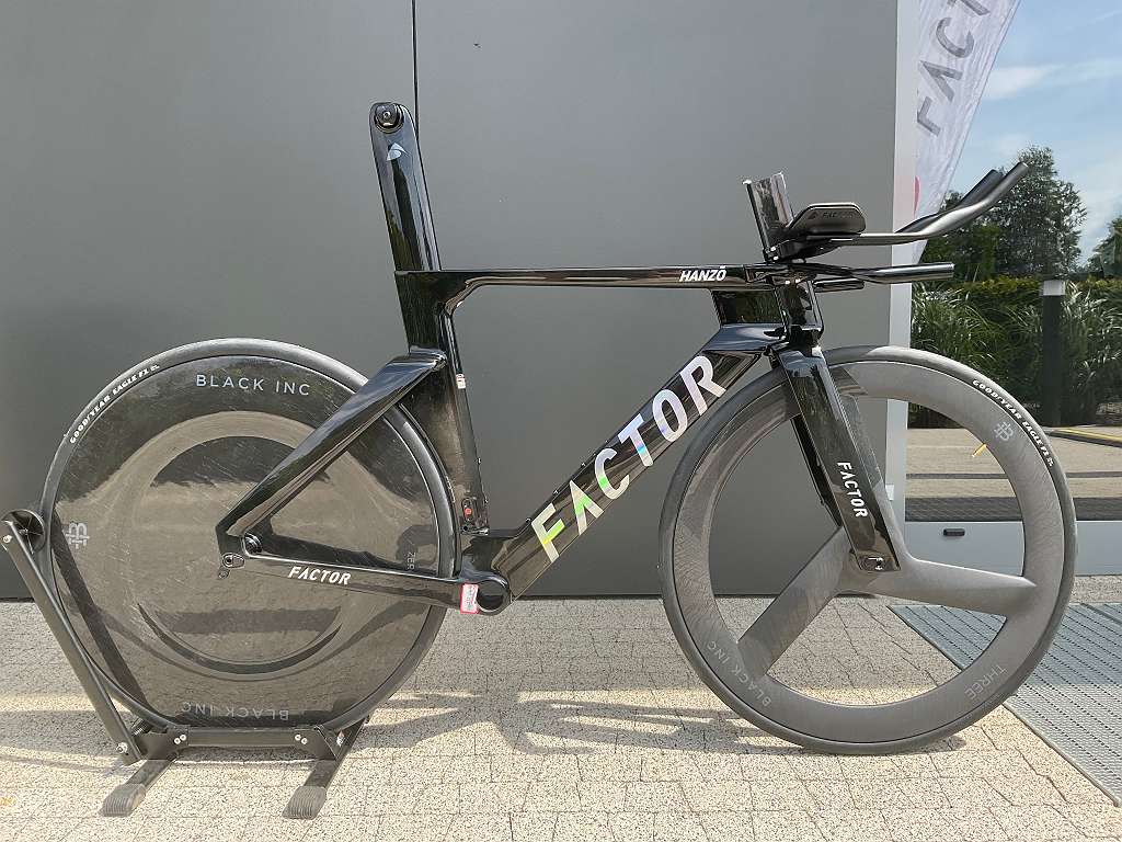 Factor Hanzo  TT Triathlon Time Trial Bike