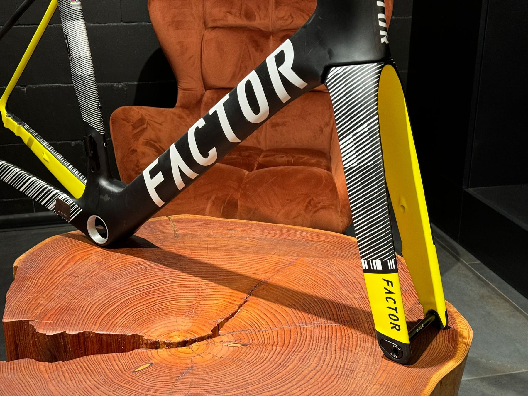 Factor OSTRO VAM 2.0 Frameset Geometric 2024